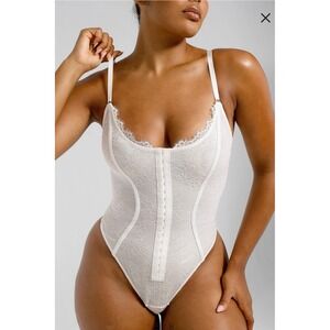 Shapellx NWT $54 Lace Glamour Flawless Fit Thong Bodysuit‎ Women's Size XS